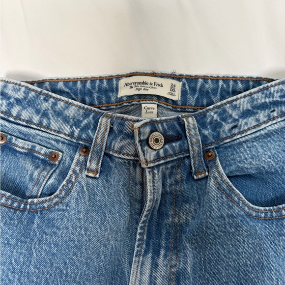 Abercrombie & Fitch 90’s high rise relaxed jeans curve love - Picture 3 of 4